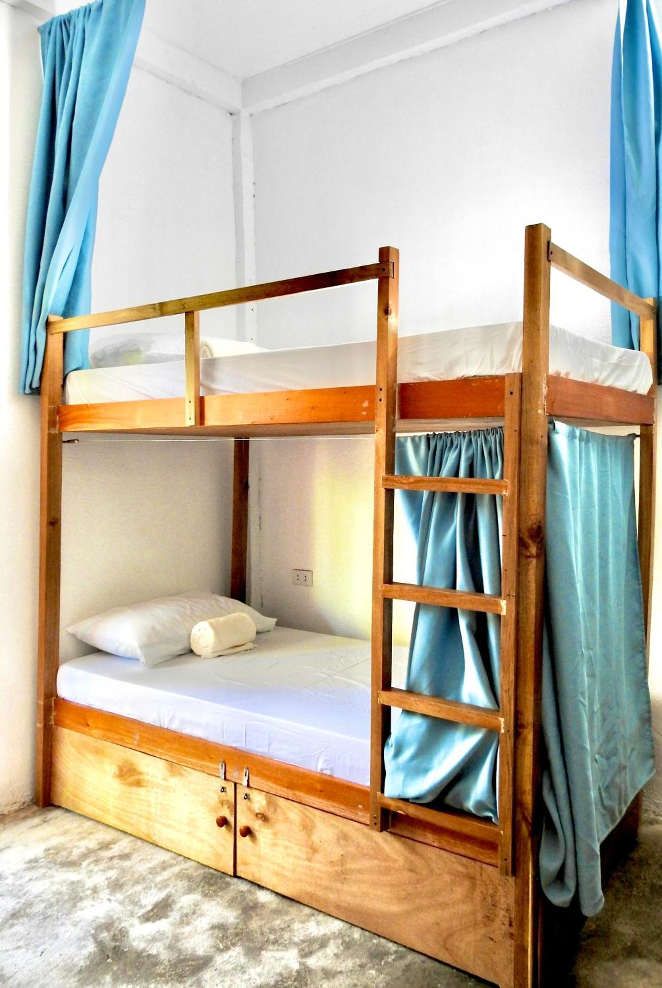 Three Little Birds Surf Hostel General Luna  Zimmer foto